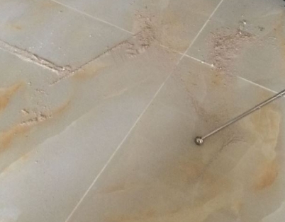 大化瓷砖空鼓维修公司分享粘合剂选择不当在瓷砖铺贴过程中可能导致以下问题